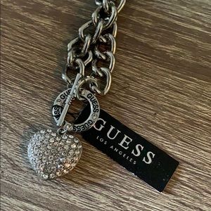 NEVER WORN GUESS NECKLACE (SILVER)